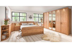 Lausanne von Wiemann - Bett 200x200 cm mit Nachtschränken Erle teilmassiv