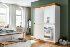 Bergen von Jumek - Landhaus-Schiebetürenschrank mit Spiegel
