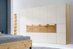 Milo-sleeping von Thielemeyer - Doppelbett Wildeiche gebürstet mit Kopfteilpolster graphit