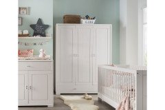 Vita von Wohnglücklich - Schlafzimmer weiß Kiefernholz