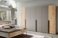 Para-sleeping von Thielemeyer - Kleiderschrank 6-türig Kristallbuche - Lack fango