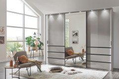 Malibu von Wiemann - Schwebetürenschrank weiß - Glas graphit